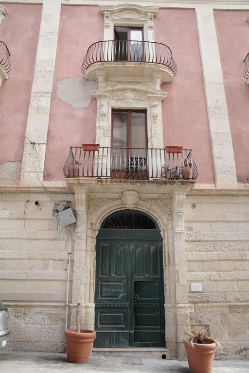 Maestranza Holiday Syrakus Exterior foto