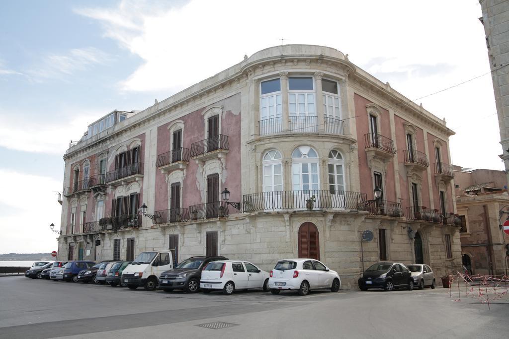 Maestranza Holiday Syrakus Exterior foto